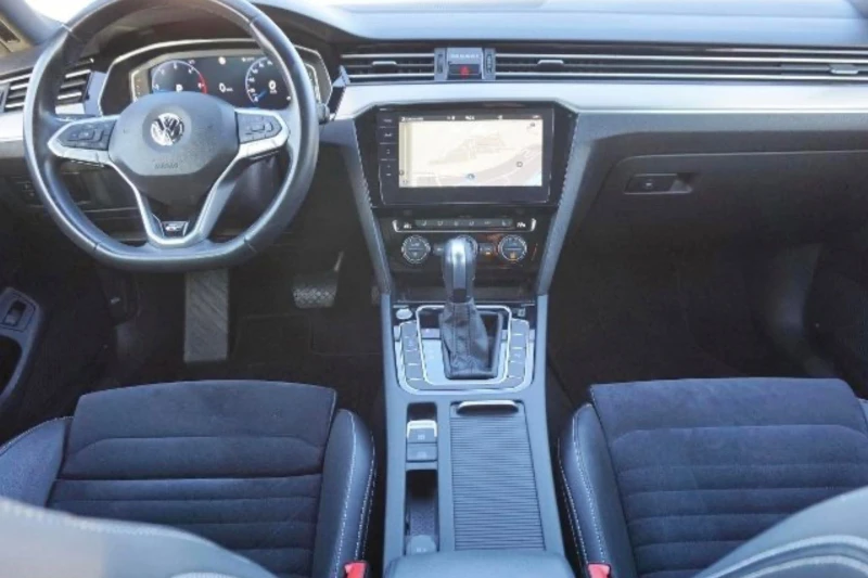 VW Passat R-line, снимка 8 - Автомобили и джипове - 51950649