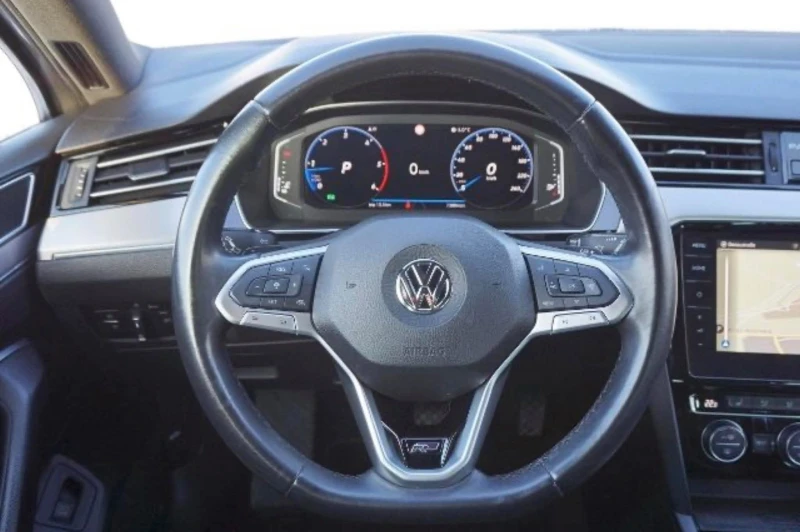 VW Passat R-line, снимка 11 - Автомобили и джипове - 51950649