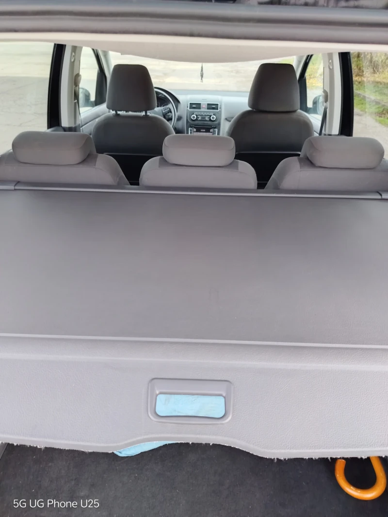 VW Touran, снимка 15 - Автомобили и джипове - 52450156