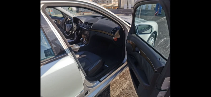 Mercedes-Benz E 280, снимка 4 - Автомобили и джипове - 52450991