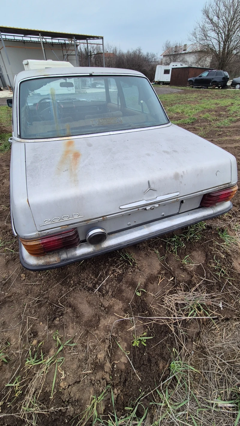 Mercedes-Benz 115 200D, снимка 6 - Автомобили и джипове - 53196452