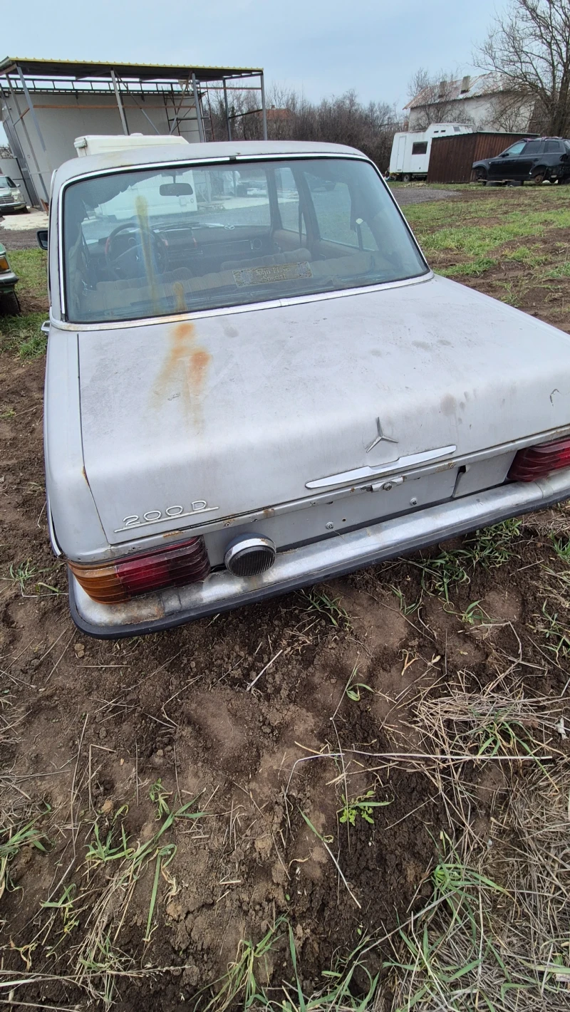 Mercedes-Benz 115 200D, снимка 5 - Автомобили и джипове - 53196452