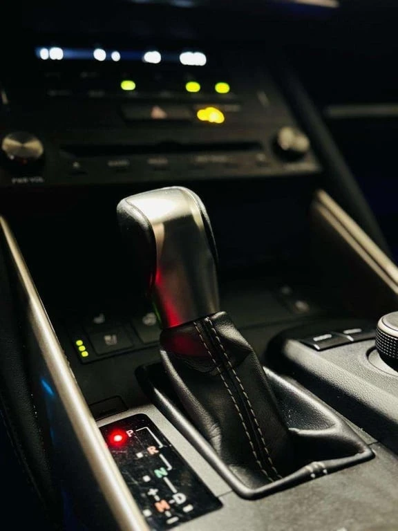 Lexus IS 300 * GSE37L * CARFAX *    | Mobile.bg   12