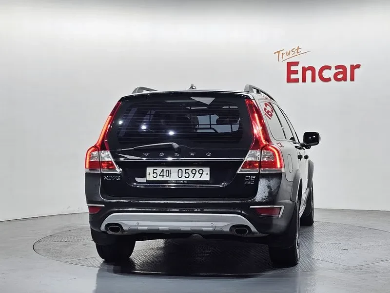 Volvo Xc70 D5 3Rd Generation, снимка 4 - Автомобили и джипове - 55089963