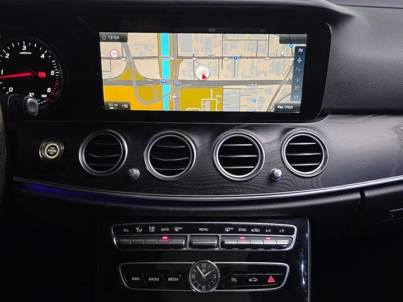 Mercedes-Benz E 220 E220d Avantgarde| 143к.с.| ВКЛ.ТЕХНОТЕСТ, снимка 13 - Автомобили и джипове - 55401181