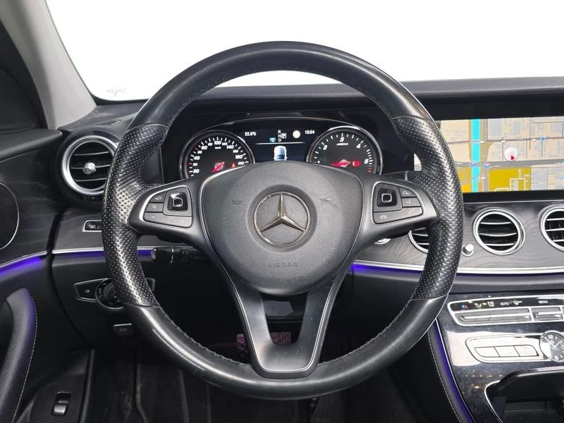 Mercedes-Benz E 220 E220d Avantgarde| 143к.с.| ВКЛ.ТЕХНОТЕСТ, снимка 12 - Автомобили и джипове - 55401181