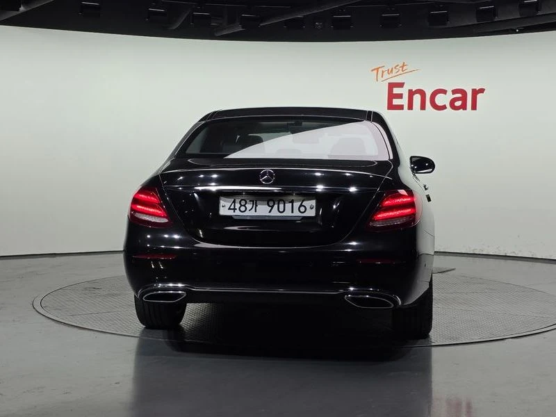 Mercedes-Benz E 220 E220d Avantgarde| 143к.с.| ВКЛ.ТЕХНОТЕСТ, снимка 4 - Автомобили и джипове - 55401181