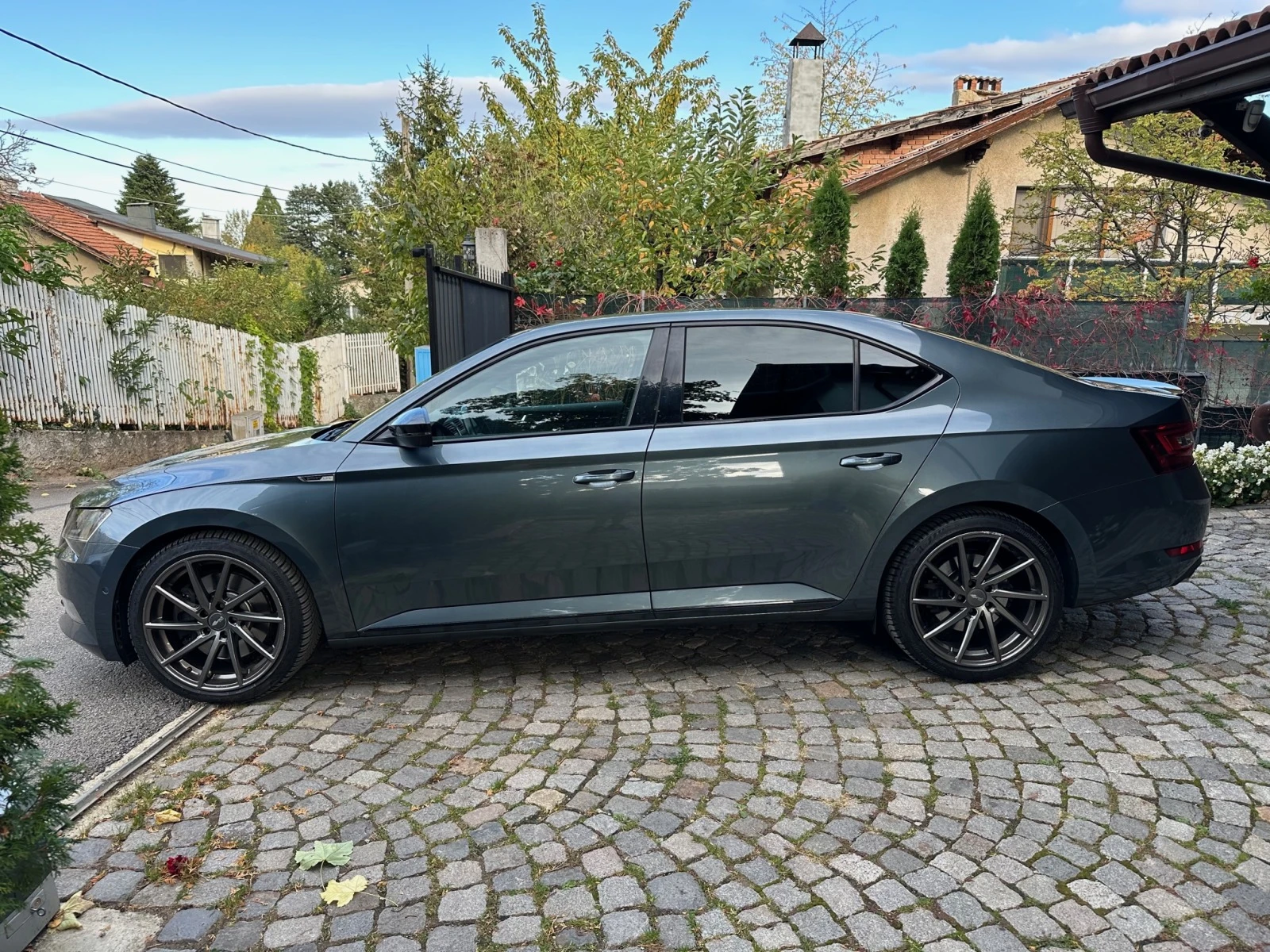 Skoda Superb 2.0TSI - изображение 8