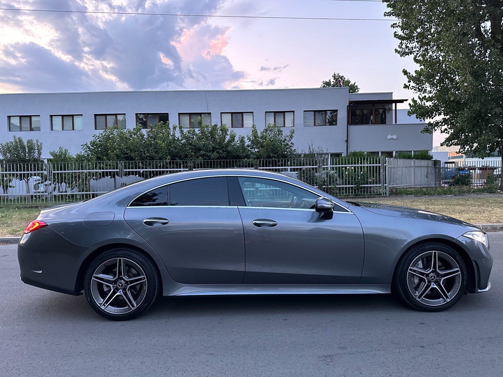 Mercedes-Benz CLS 400 d 4MATIC AMG PREMIUM PLUS - изображение 4