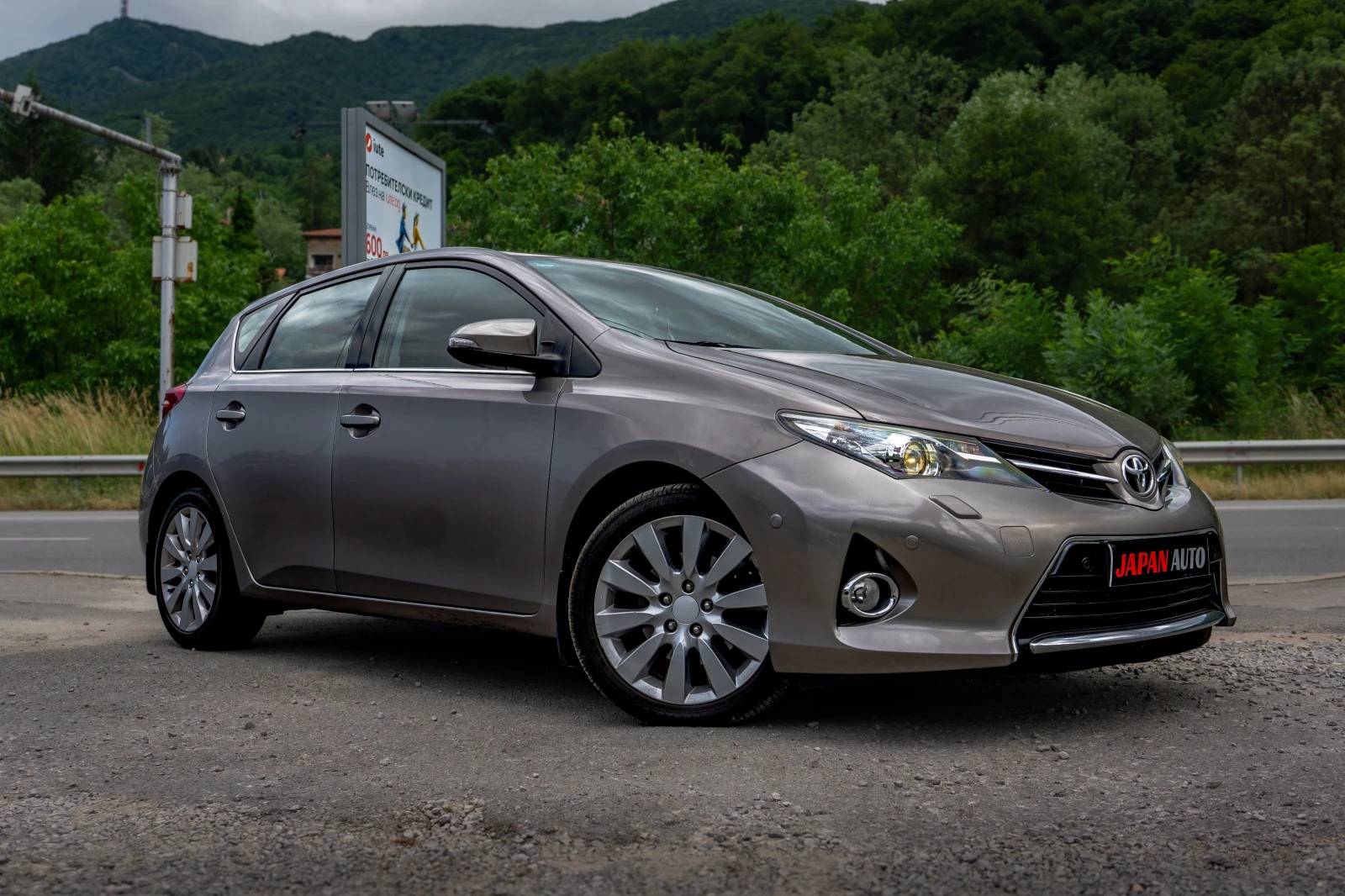 Toyota Auris 2.0D-4D СУПЕР СЪСТОЯНИЕ! С ГАРАНЦИЯ!  - изображение 3