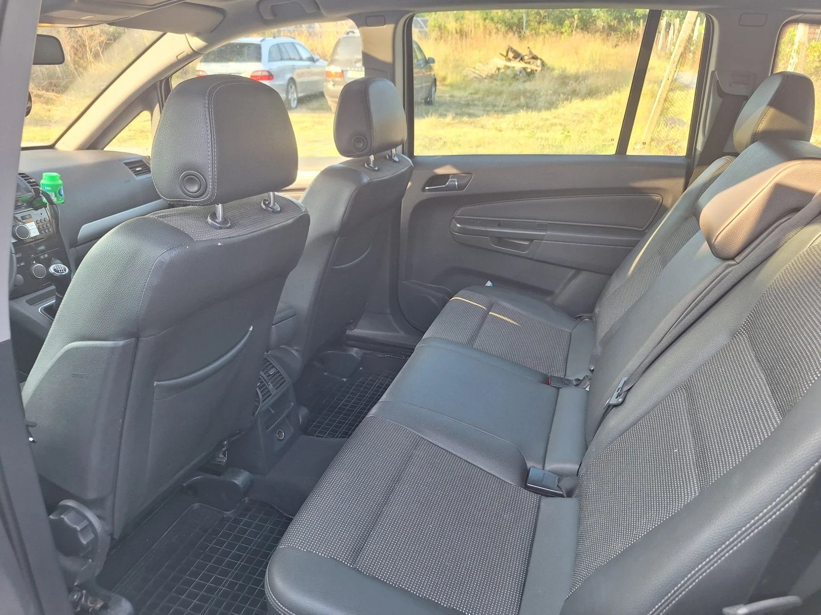 Opel Zafira Комби - изображение 9