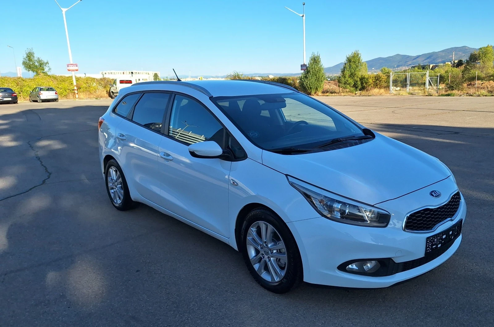 Kia Ceed 1.6- НАВИ-ПОДГРЕВ. - изображение 2