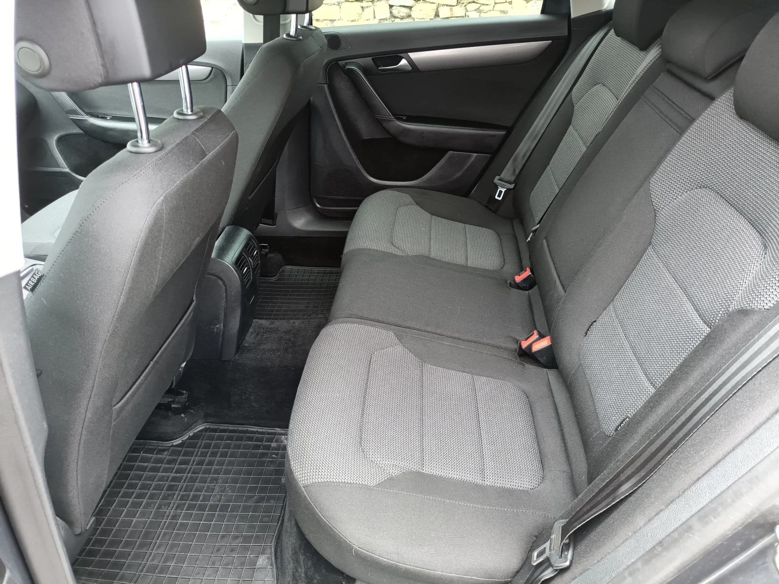 VW Passat 2.0tdi 140k navi  | Mobile.bg   11