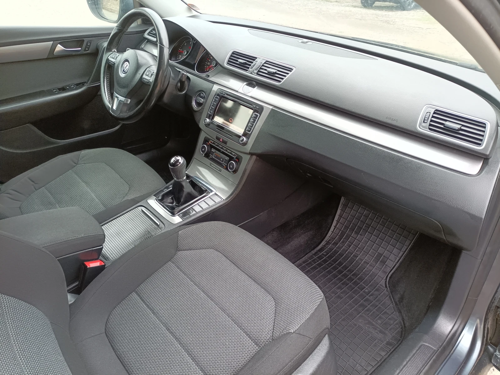 VW Passat 2.0tdi 140k navi  | Mobile.bg   13