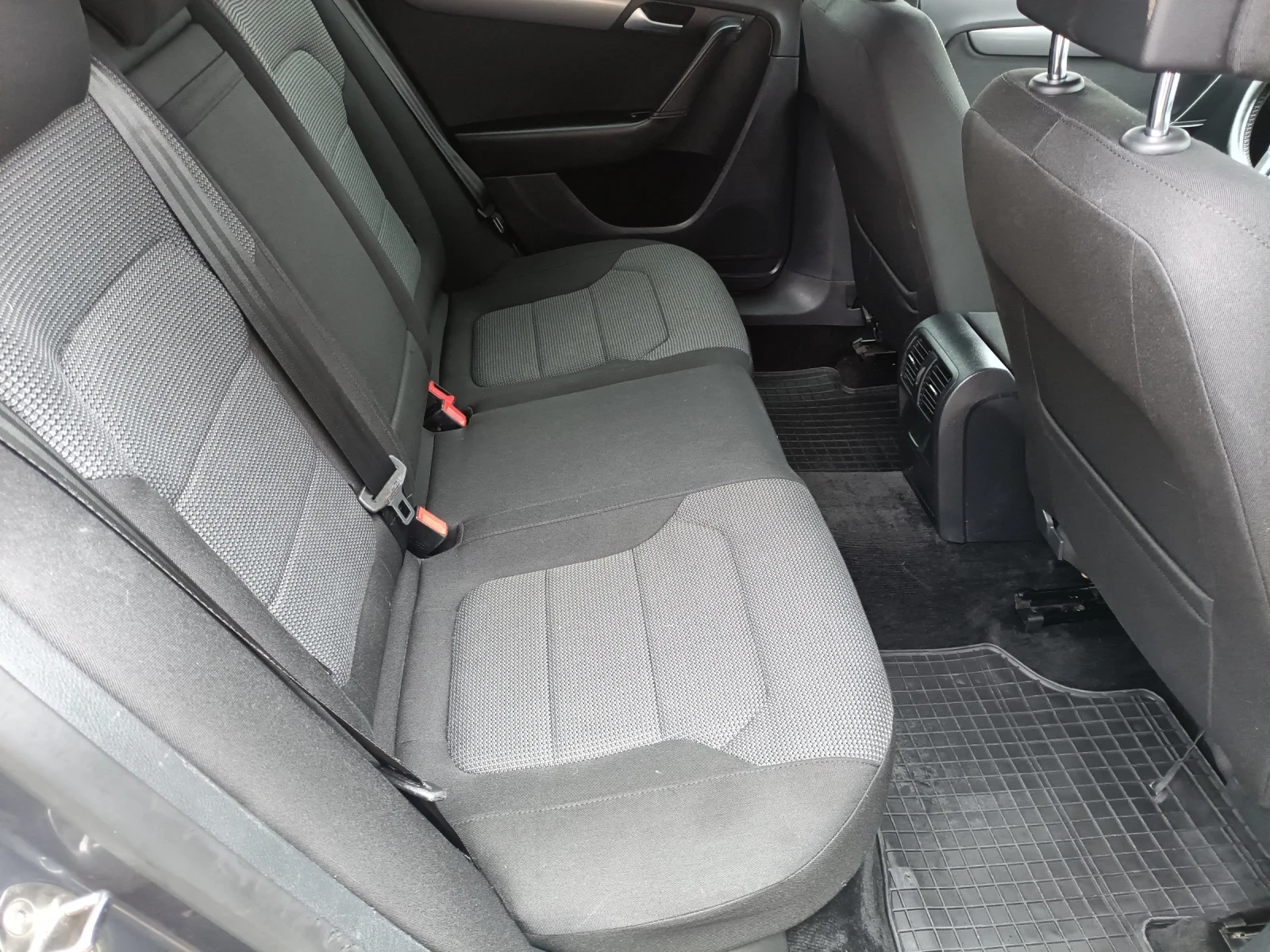 VW Passat 2.0tdi 140k navi  - изображение 9