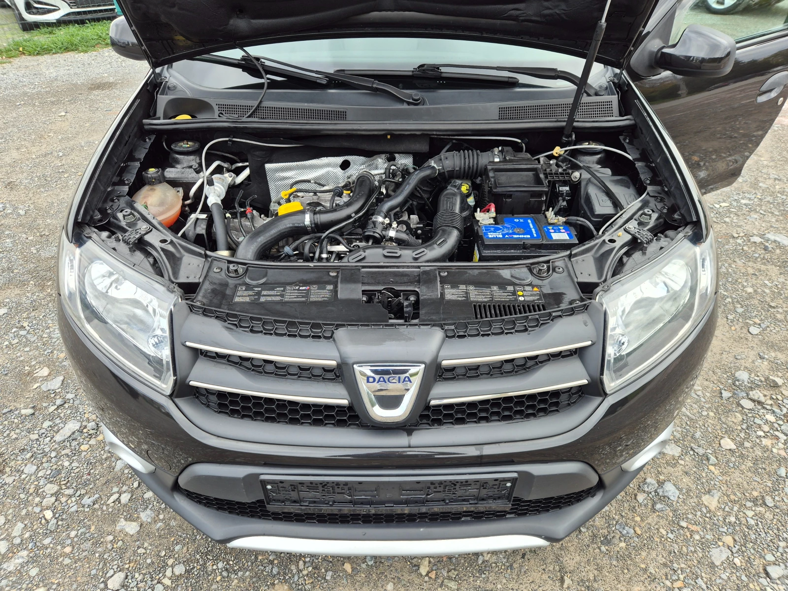 Dacia Sandero Stepway, снимка 15 - Автомобили и джипове - 52376392