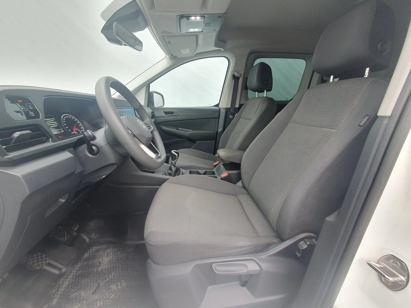 VW Caddy TDI 5 места - изображение 4