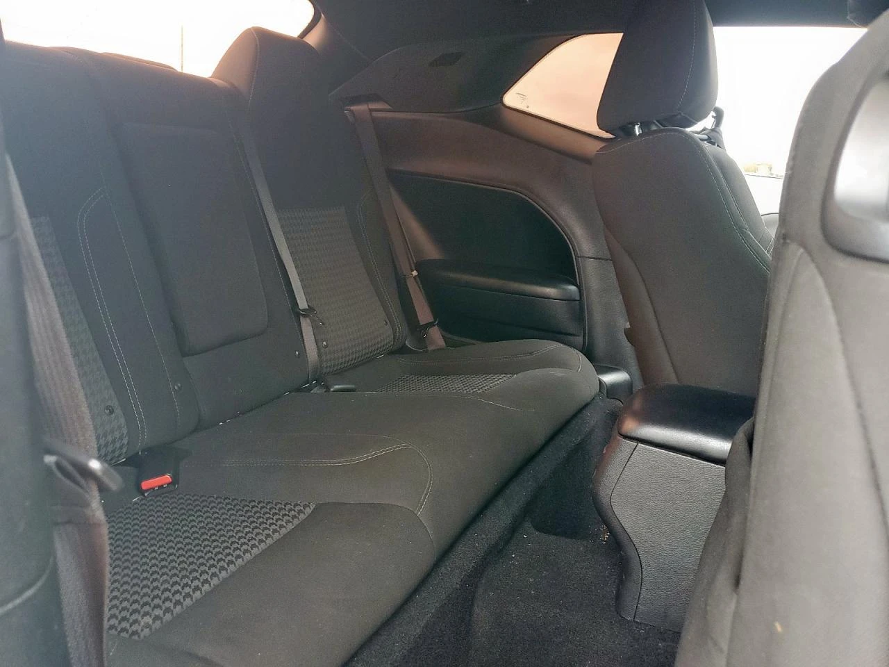 Dodge Challenger SXT - изображение 8