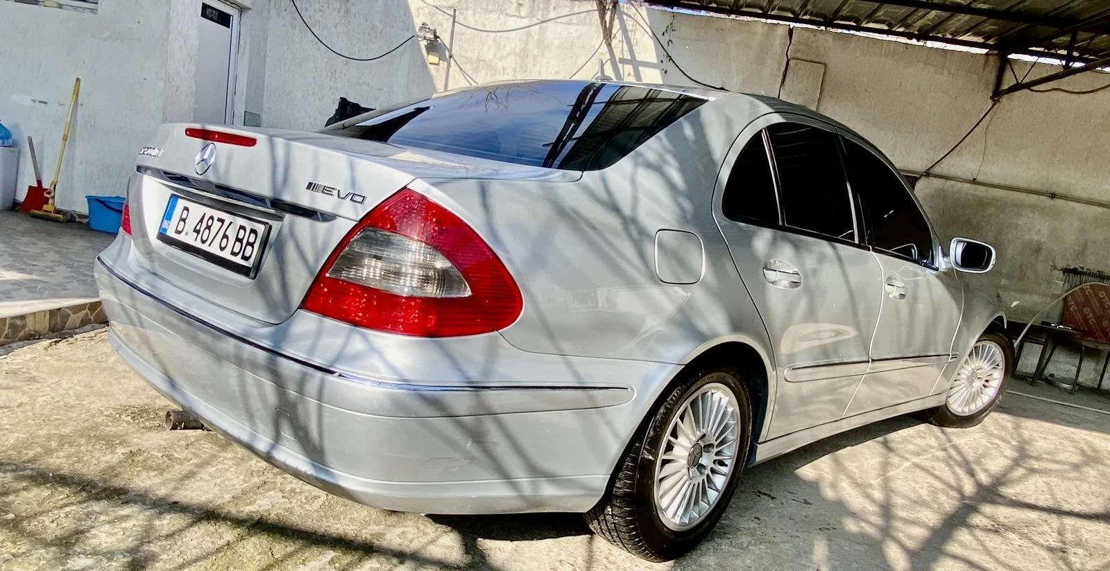 Mercedes-Benz E 320 EVO FACELIFT Напълно обслужен, снимка 7 - Автомобили и джипове - 53773839