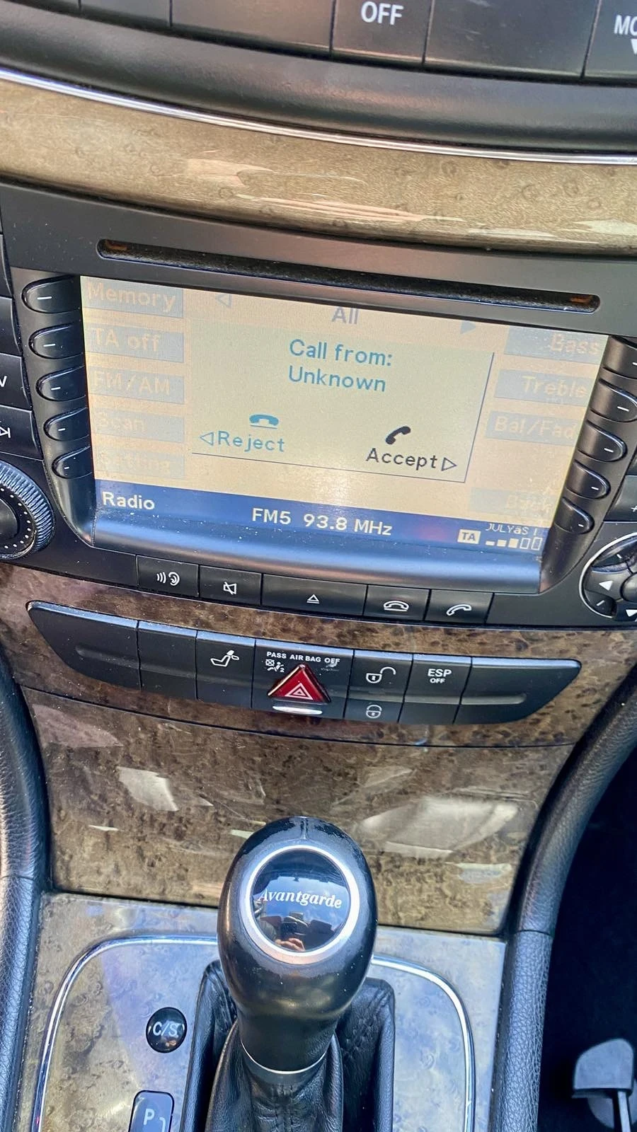 Mercedes-Benz E 320 EVO FACELIFT Напълно обслужен, снимка 9 - Автомобили и джипове - 53773839