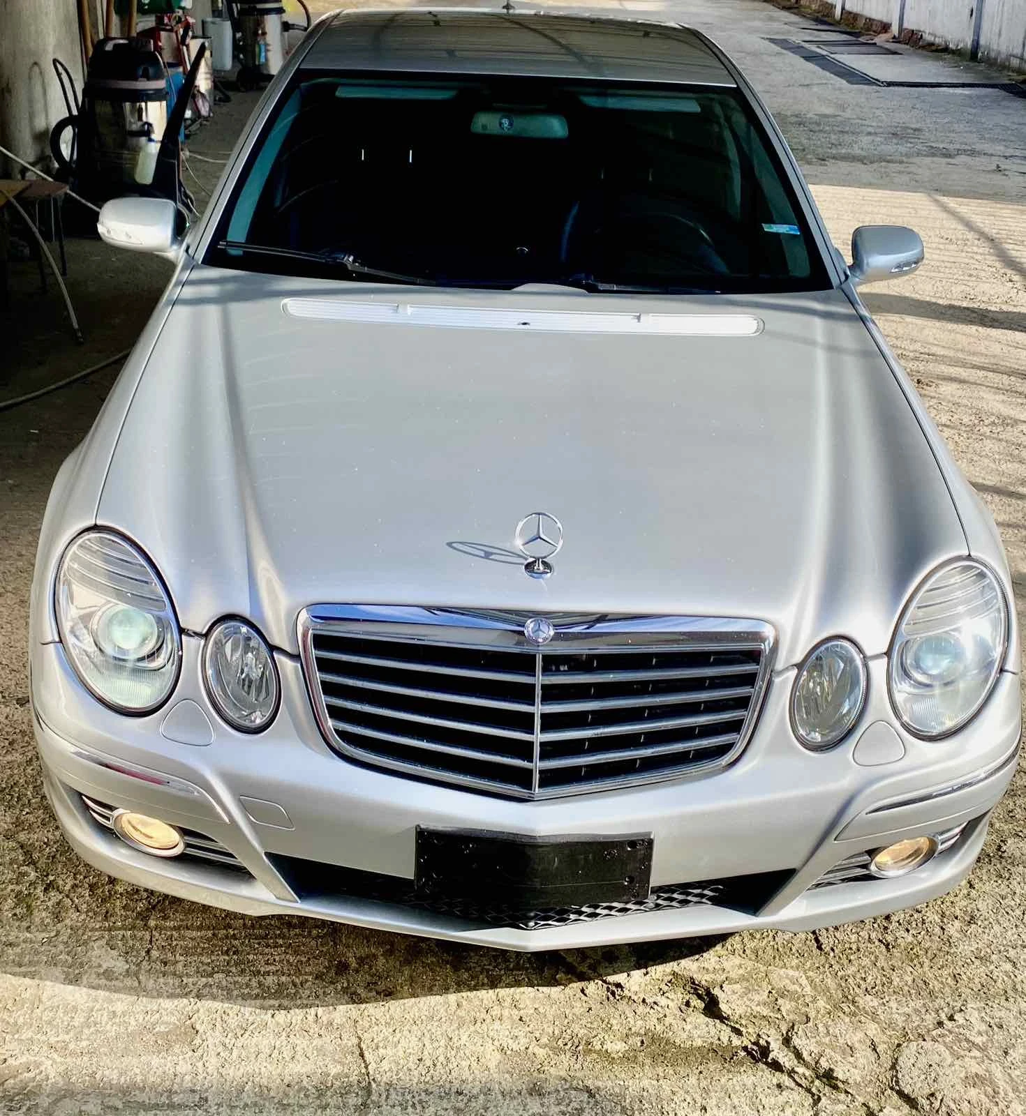 Mercedes-Benz E 320 EVO FACELIFT Напълно обслужен, снимка 6 - Автомобили и джипове - 53773839