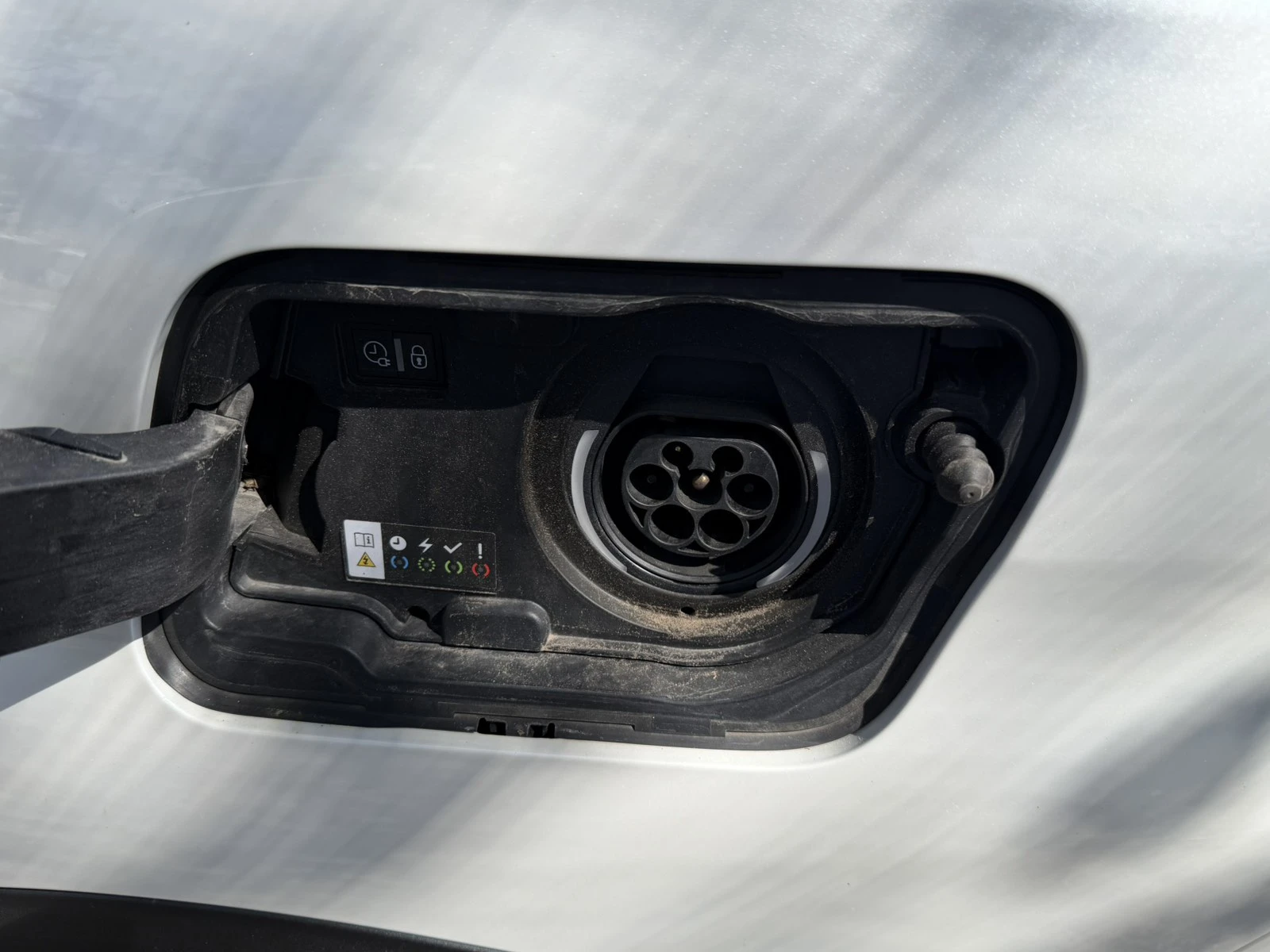 Peugeot 3008 1.6L Plug-in Hybrid 4 300 �.�. 4�4 | Mobile.bg � ����������� 14