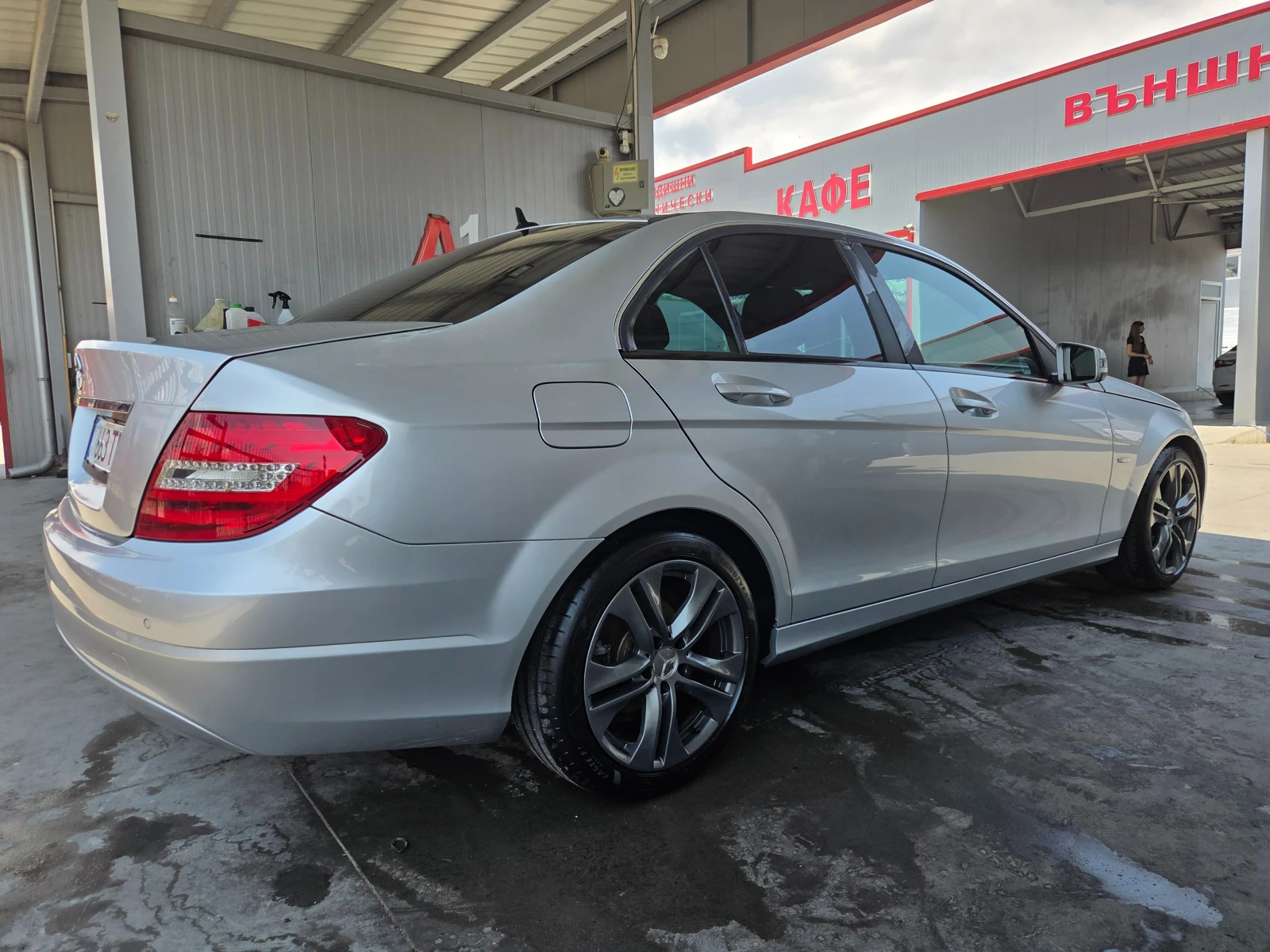 Mercedes-Benz C 180, снимка 3 - Автомобили и джипове - 54810716