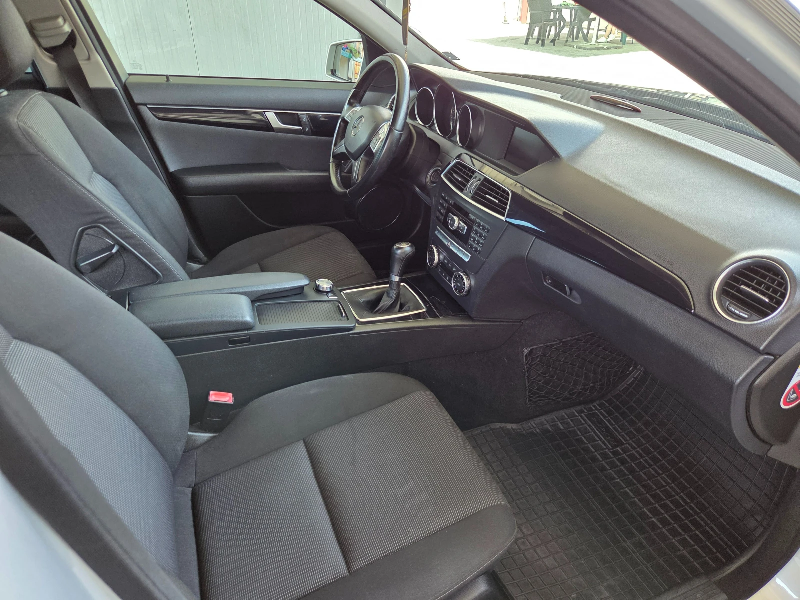 Mercedes-Benz C 180, снимка 11 - Автомобили и джипове - 54810716