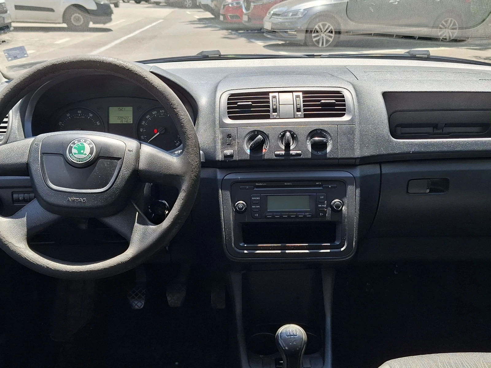 Skoda Fabia 1.4 16V 86kc, снимка 12 - Автомобили и джипове - 54866567