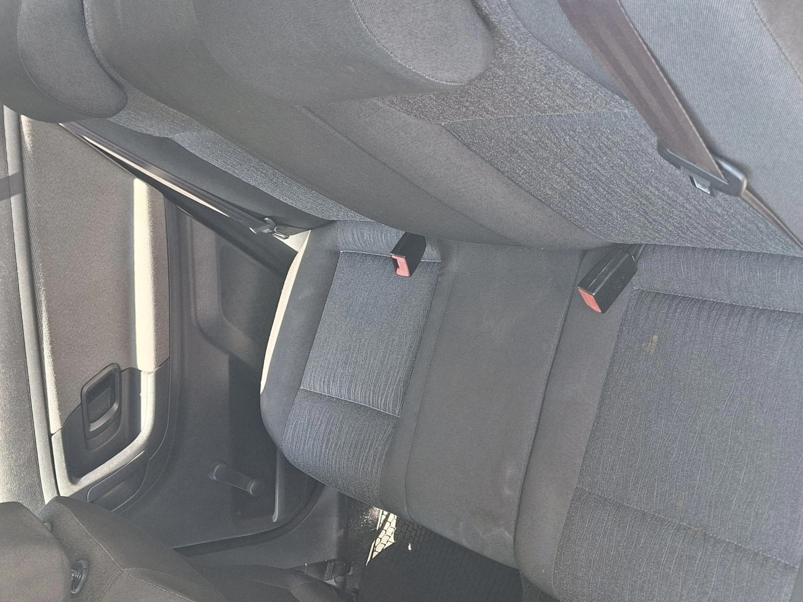 Skoda Fabia 1.4 16V 86kc, снимка 11 - Автомобили и джипове - 54866567
