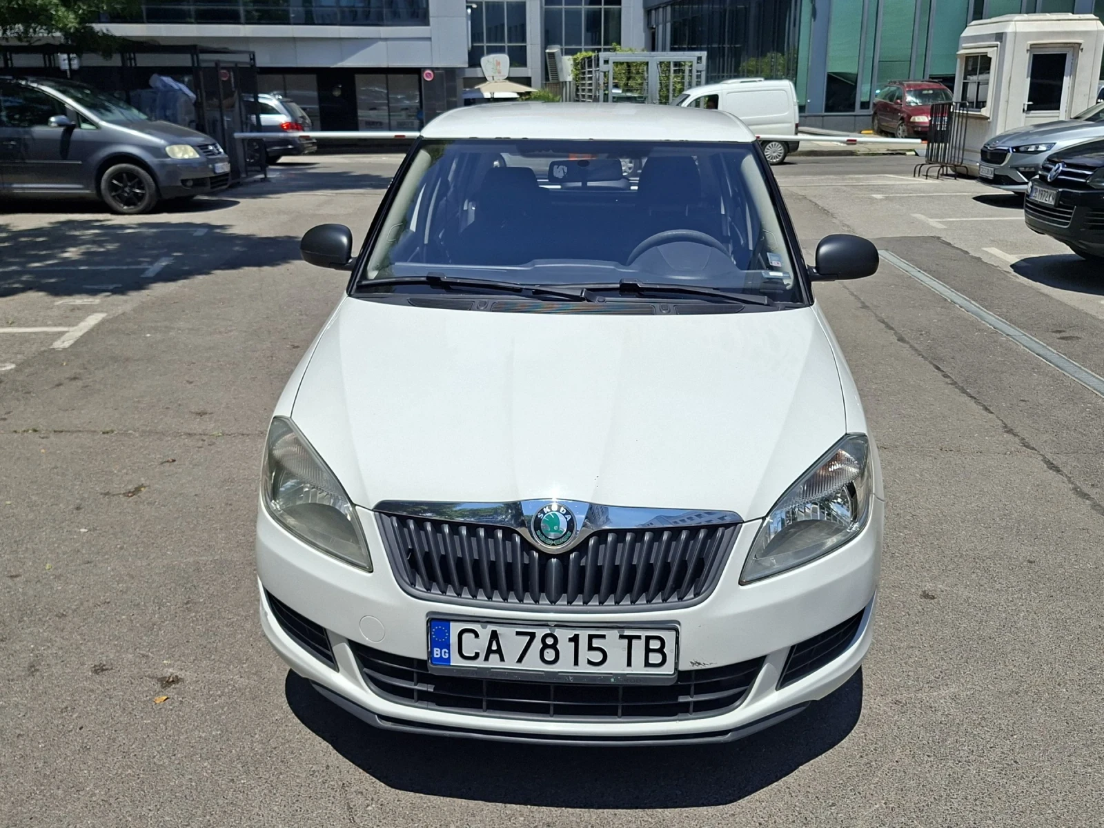 Skoda Fabia 1.4 16V 86kc, снимка 2 - Автомобили и джипове - 54866567
