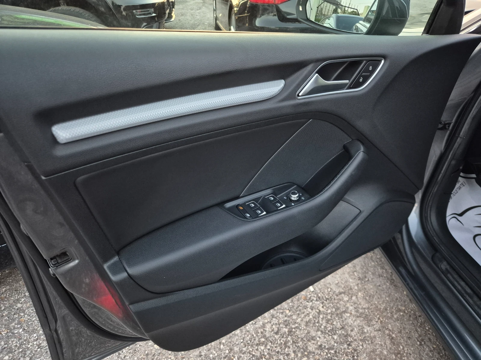 Audi A3 1.6TDI* MEDIA, снимка 8 - Автомобили и джипове - 55238992