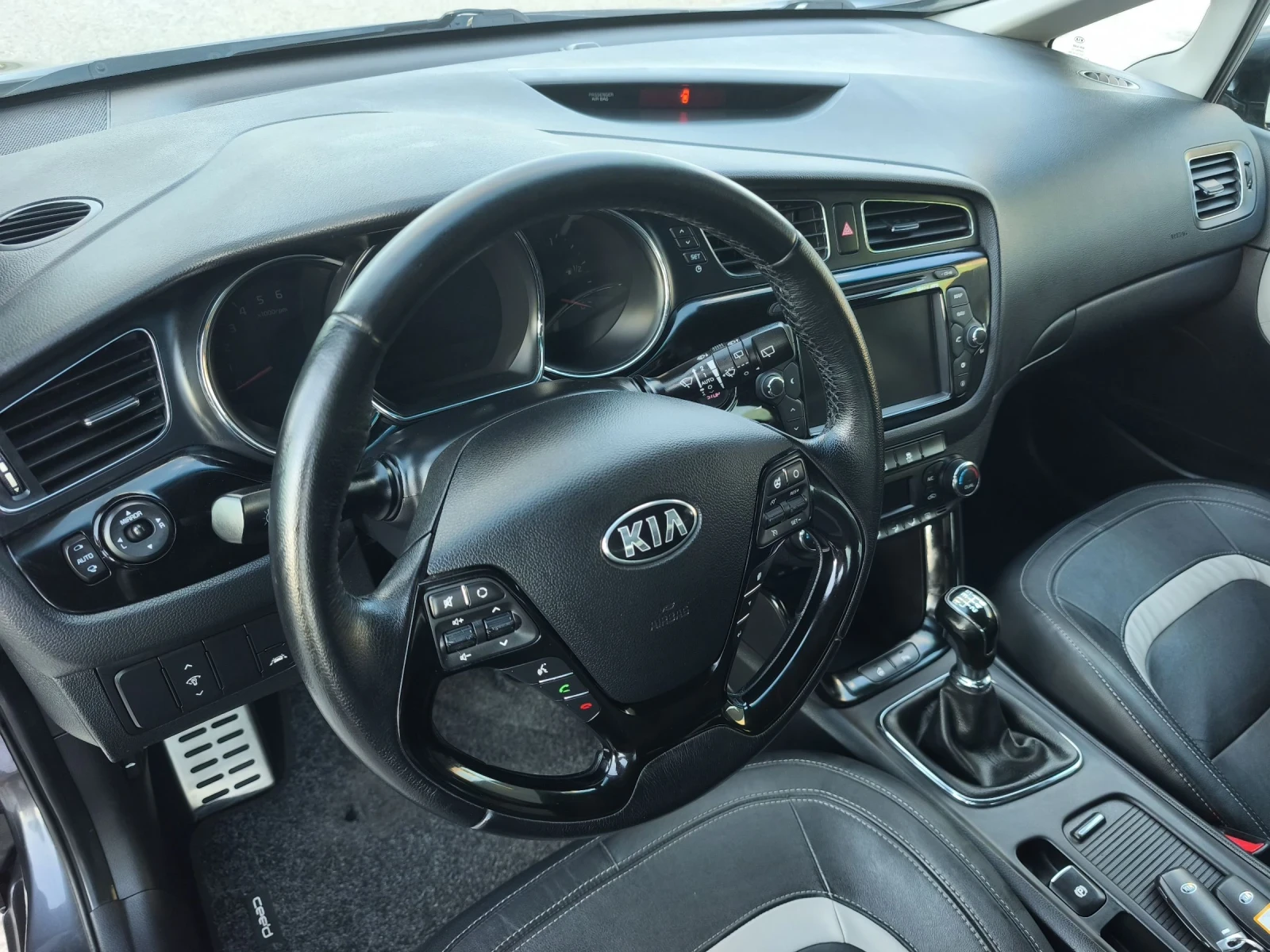 Kia Ceed 1.6d 128kc GT LINE FULL SERVICE IN KIA , снимка 7 - Автомобили и джипове - 55299262