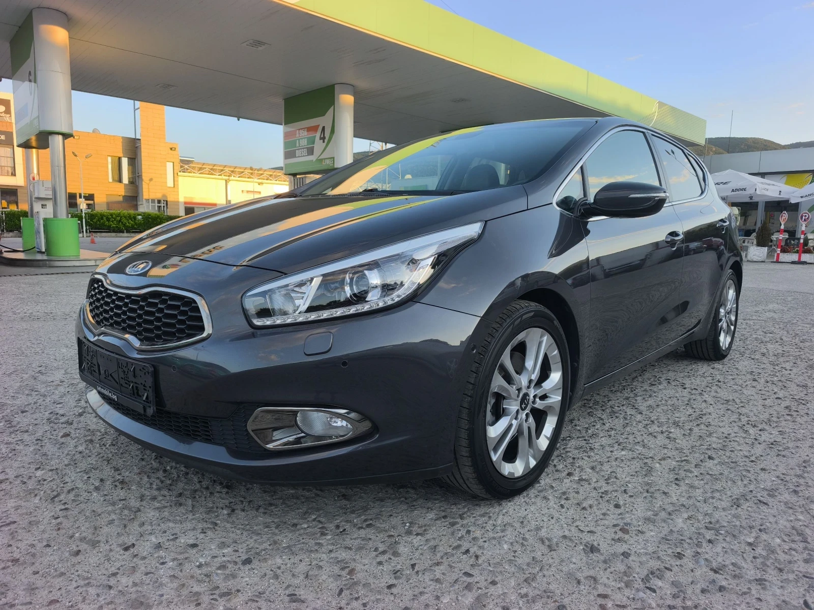 Kia Ceed 1.6d 128kc GT LINE FULL SERVICE IN KIA 