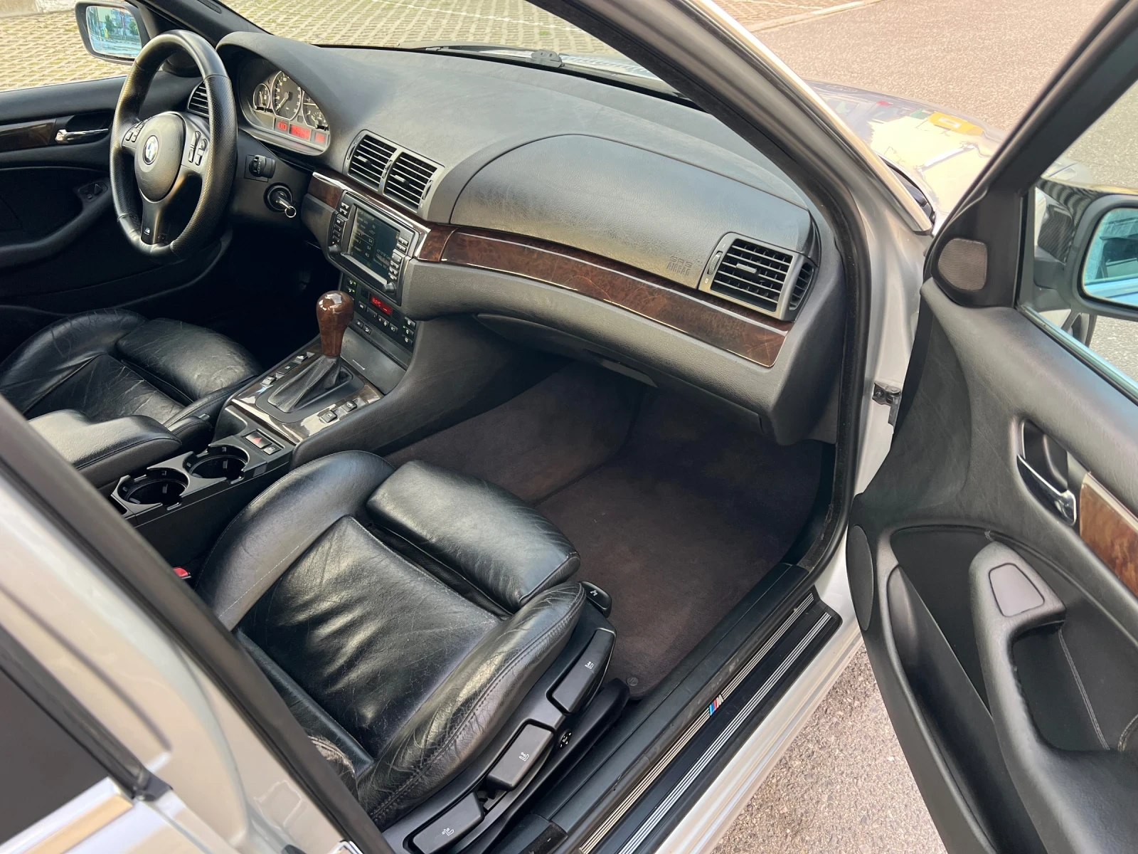BMW 330 ///M packet, снимка 7 - Автомобили и джипове - 55468883