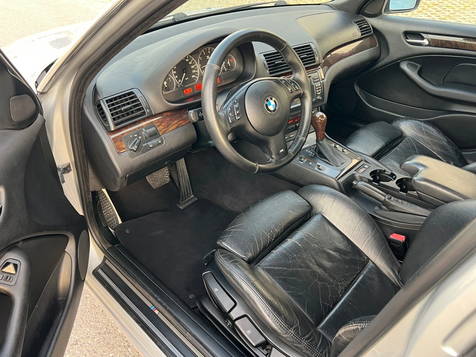 BMW 330 ///M packet, снимка 9 - Автомобили и джипове - 55468883