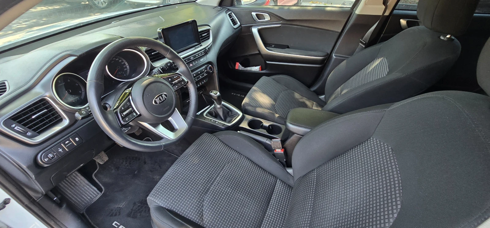 Kia Ceed, снимка 6 - Автомобили и джипове - 55558574