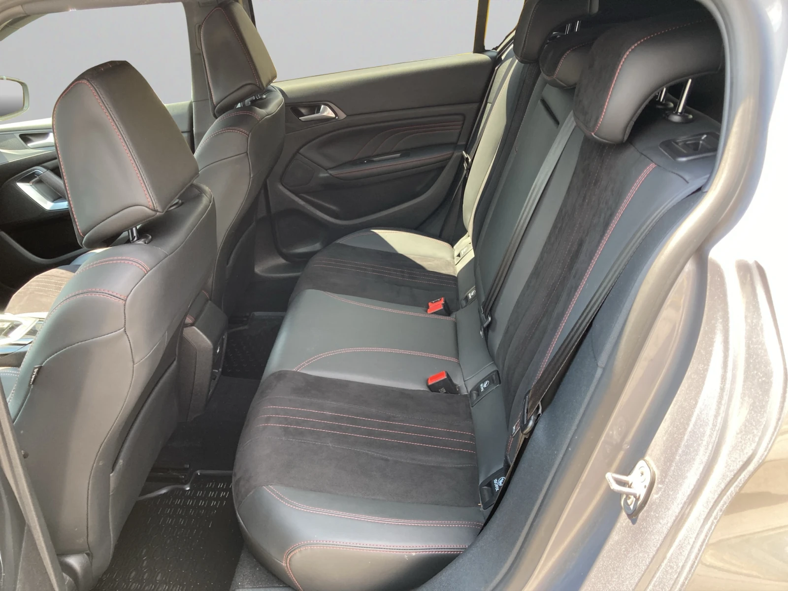 Peugeot 308 NEW GT 1.6 e-THP 225 EAT8 EURO 6.2, снимка 10 - Автомобили и джипове - 55573683