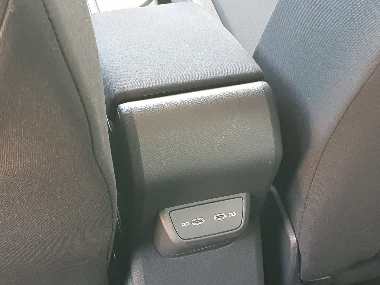 VW Taigo, снимка 13 - Автомобили и джипове - 56421206