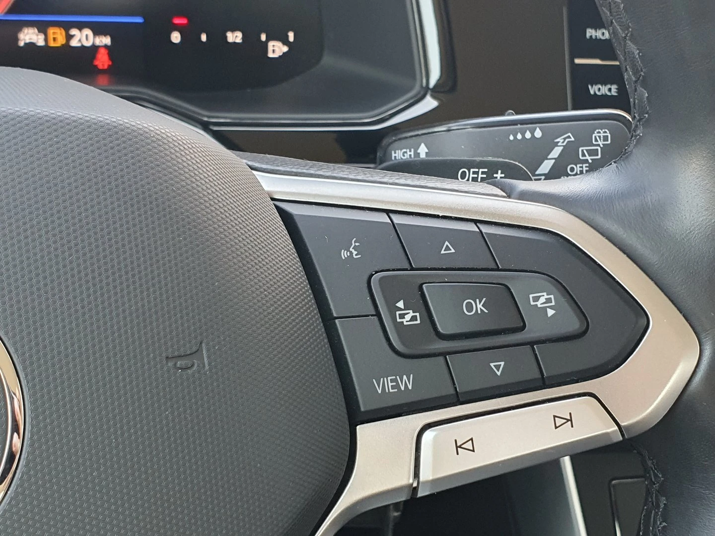 VW Taigo, снимка 15 - Автомобили и джипове - 56421206