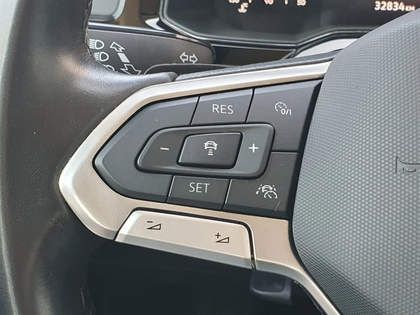VW Taigo, снимка 14 - Автомобили и джипове - 56421206