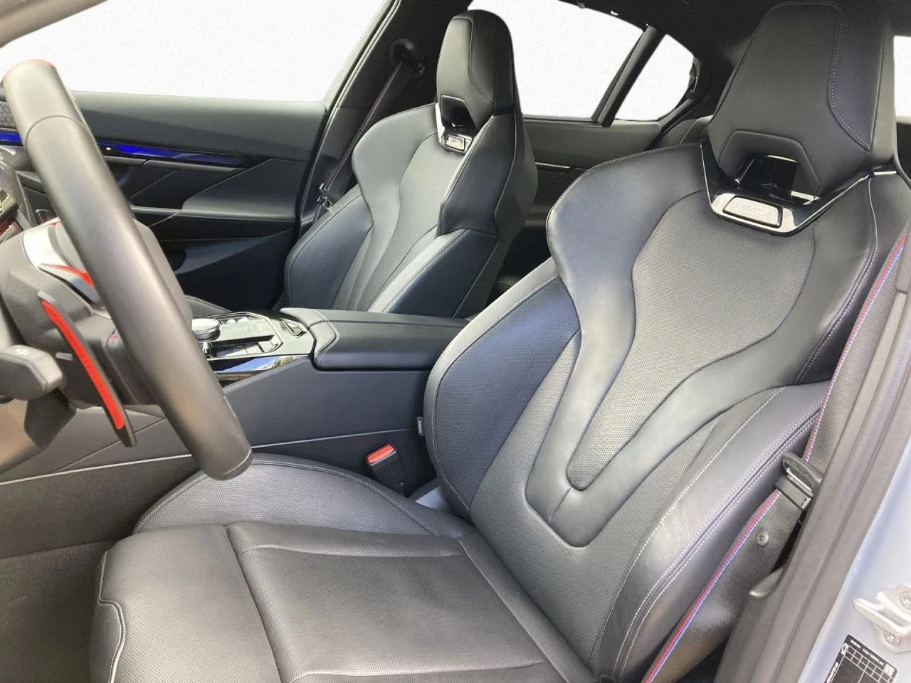 BMW M5 xDrive/M DRIVERS PACKAGE/ICONIC GLOW/360/HUD/PANO, снимка 8 - Автомобили и джипове - 56016217
