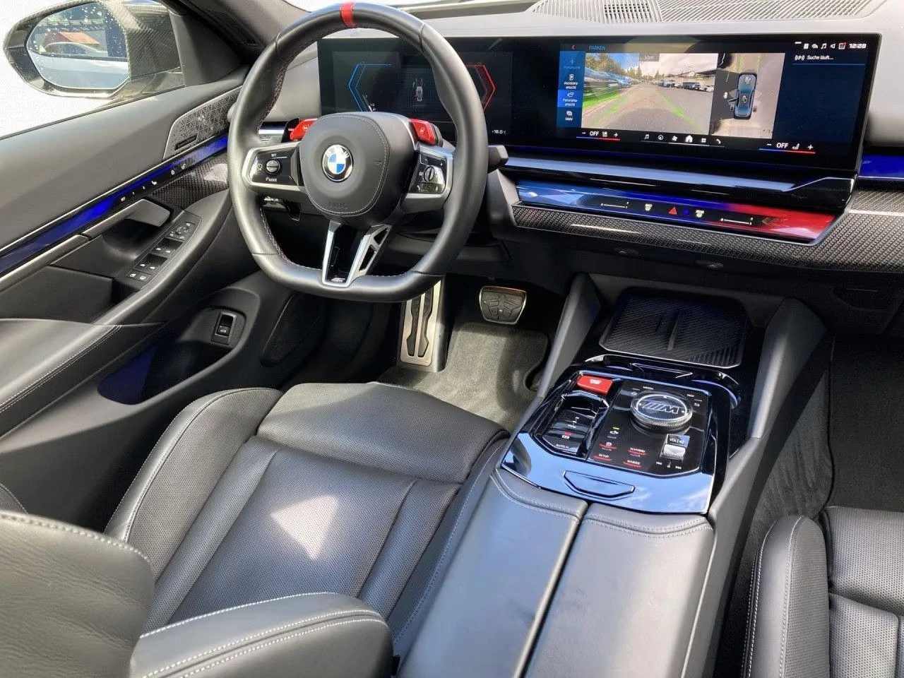 BMW M5 xDrive/M DRIVERS PACKAGE/ICONIC GLOW/360/HUD/PANO, снимка 11 - Автомобили и джипове - 56016217