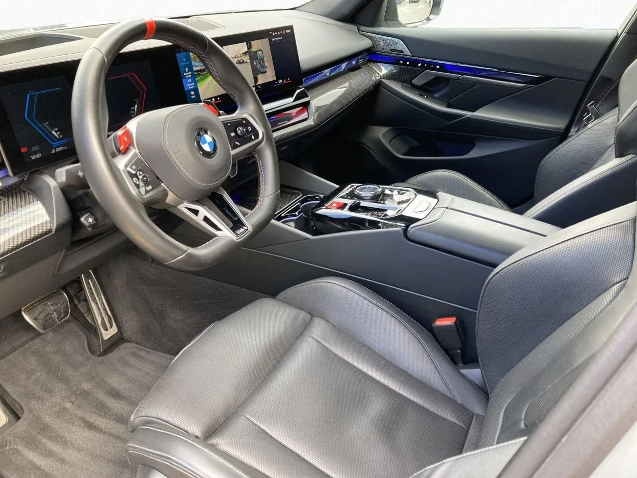 BMW M5 xDrive/M DRIVERS PACKAGE/ICONIC GLOW/360/HUD/PANO, снимка 7 - Автомобили и джипове - 56016217
