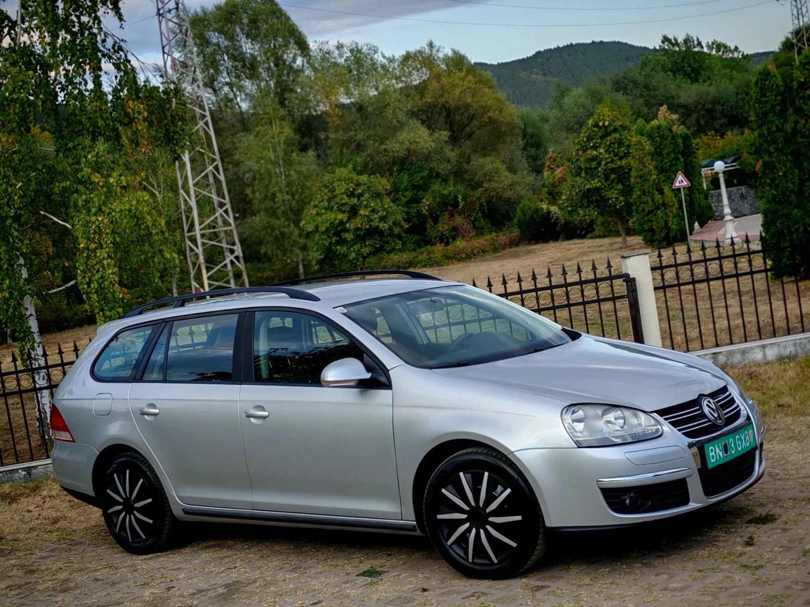 VW Golf 1.9TDI(105)* VARIANT* КЛИМАТРОНИК* НОВ ВНОС* , снимка 8 - Автомобили и джипове - 56154644