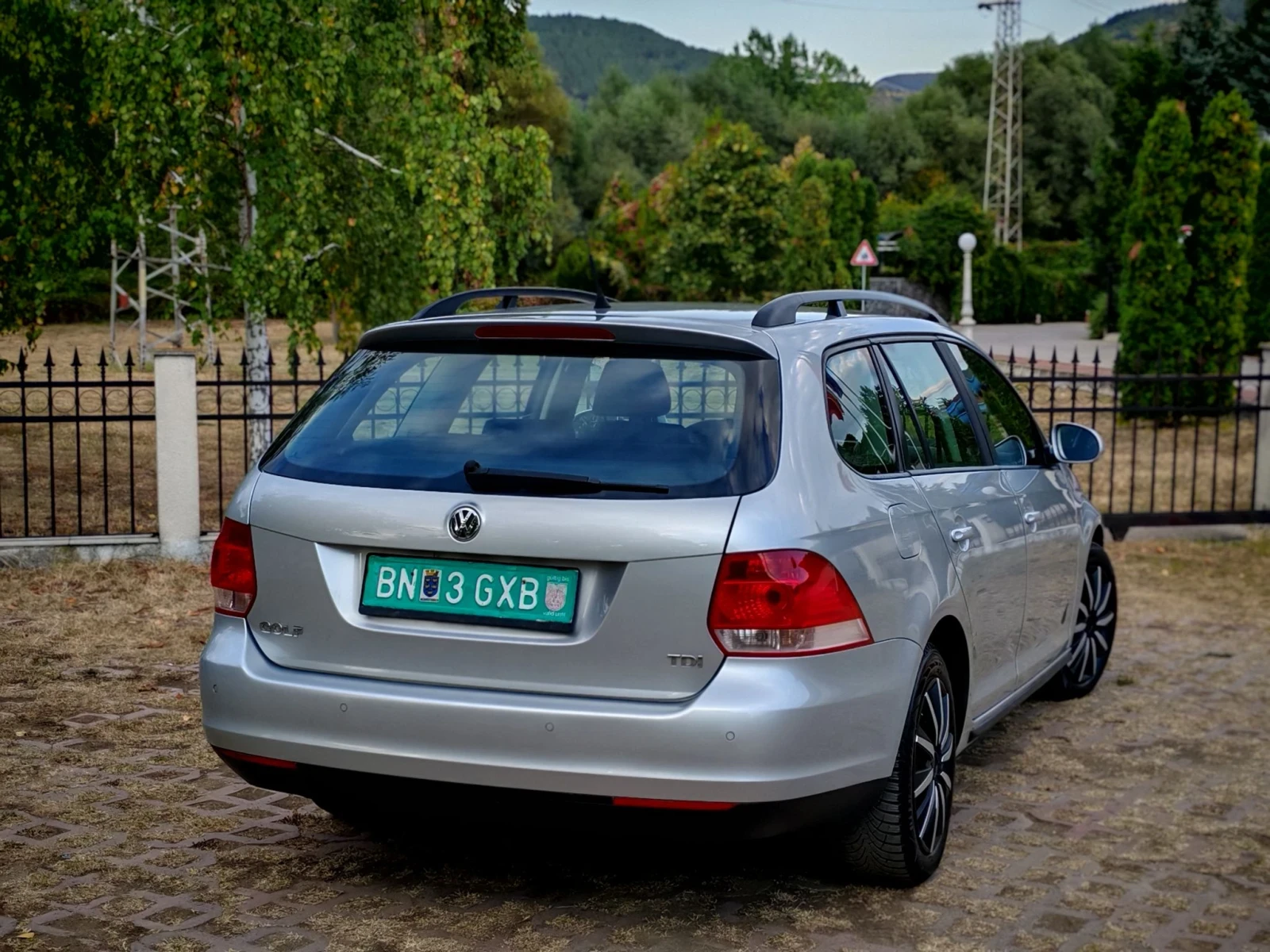 VW Golf 1.9TDI(105)* VARIANT* КЛИМАТРОНИК* НОВ ВНОС* , снимка 6 - Автомобили и джипове - 56154644