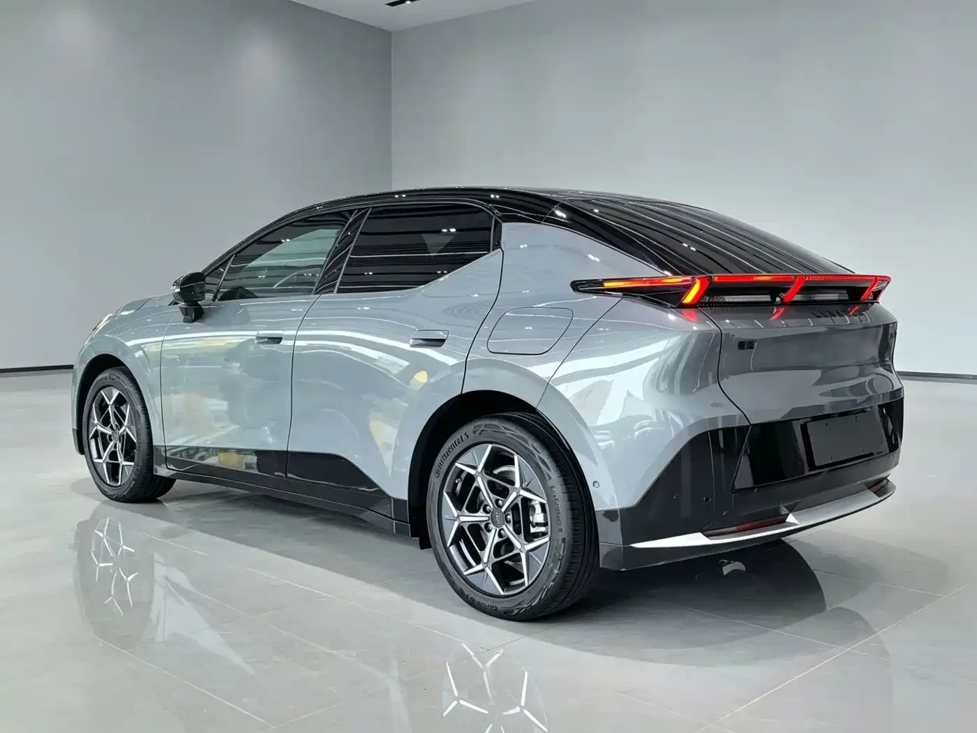 LynkCo 02 2025 530km RWD Max | Mobile.bg � ����������� 4