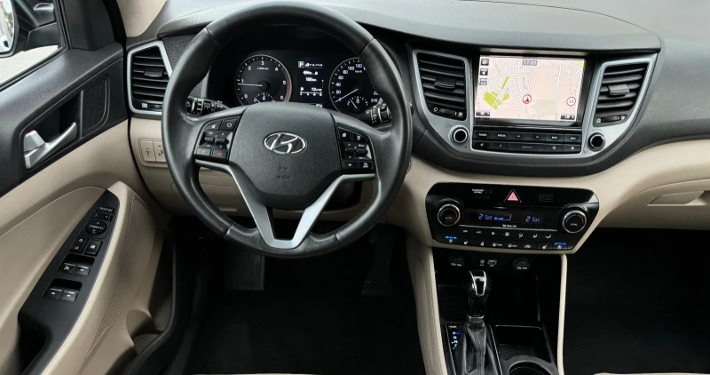 Hyundai Tucson  VERTEX 2.0 CRDI Внос Швейцария, снимка 9 - Автомобили и джипове - 47358232