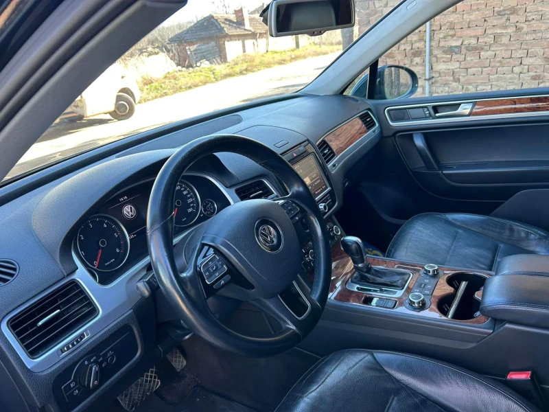 VW Touareg 3.0TDI, снимка 4 - Автомобили и джипове - 48611695