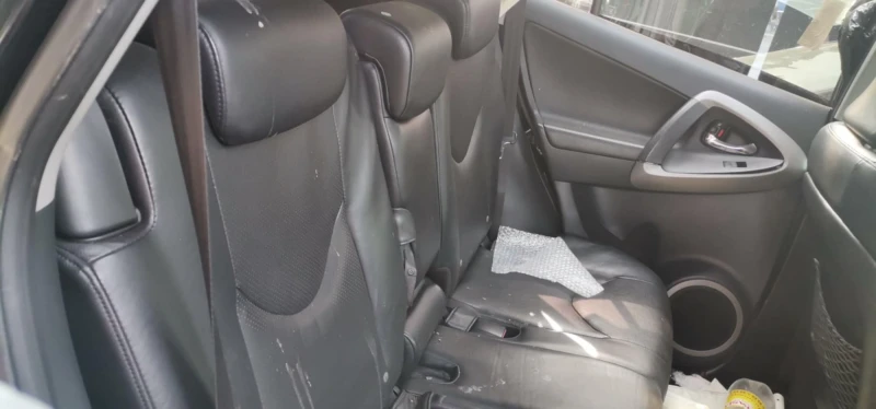 Toyota Rav4 2.2, снимка 6 - Автомобили и джипове - 49620309